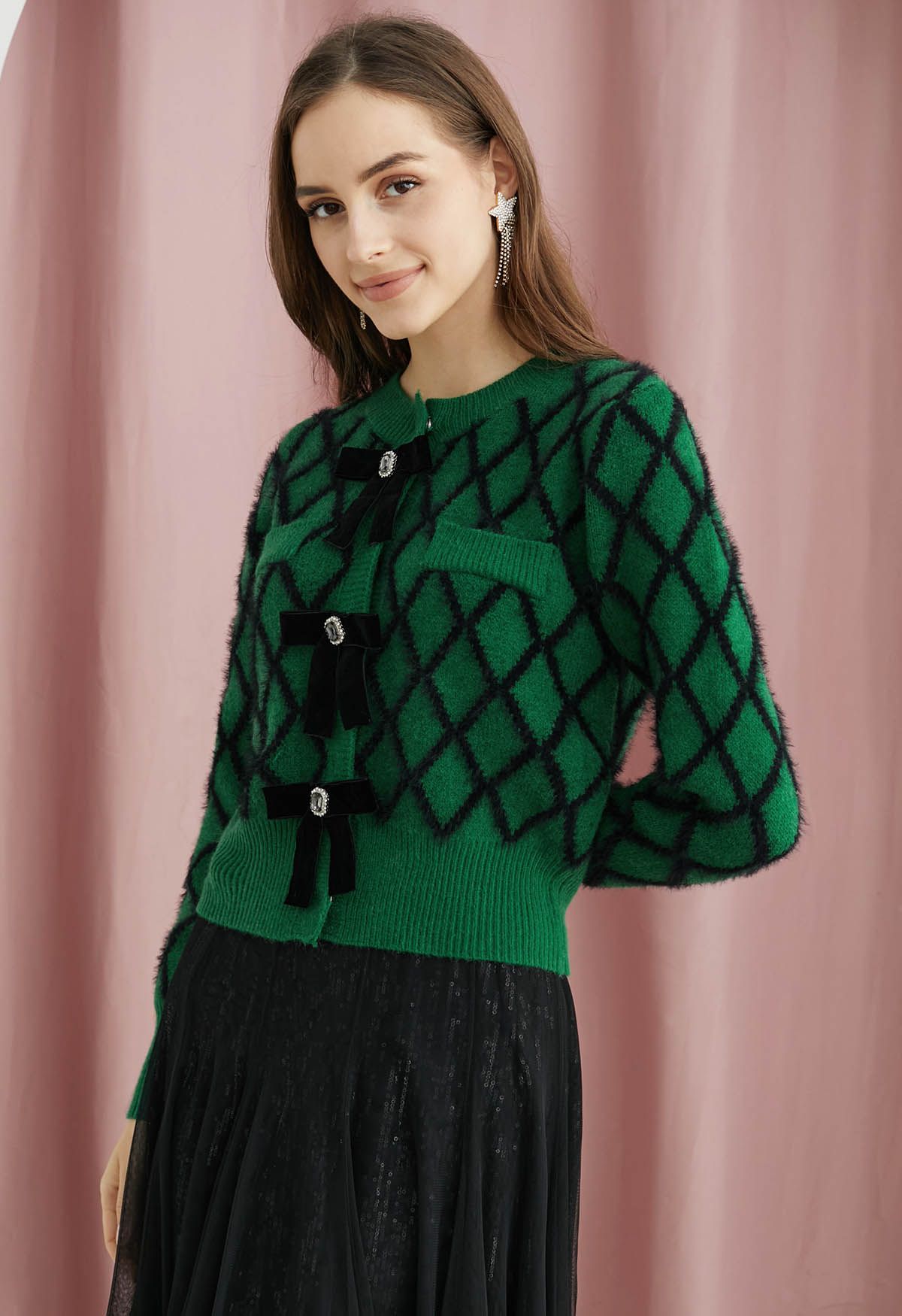 Fuzzy Diamond-Shape Bowknot Brooch Crop Cardigan in Green