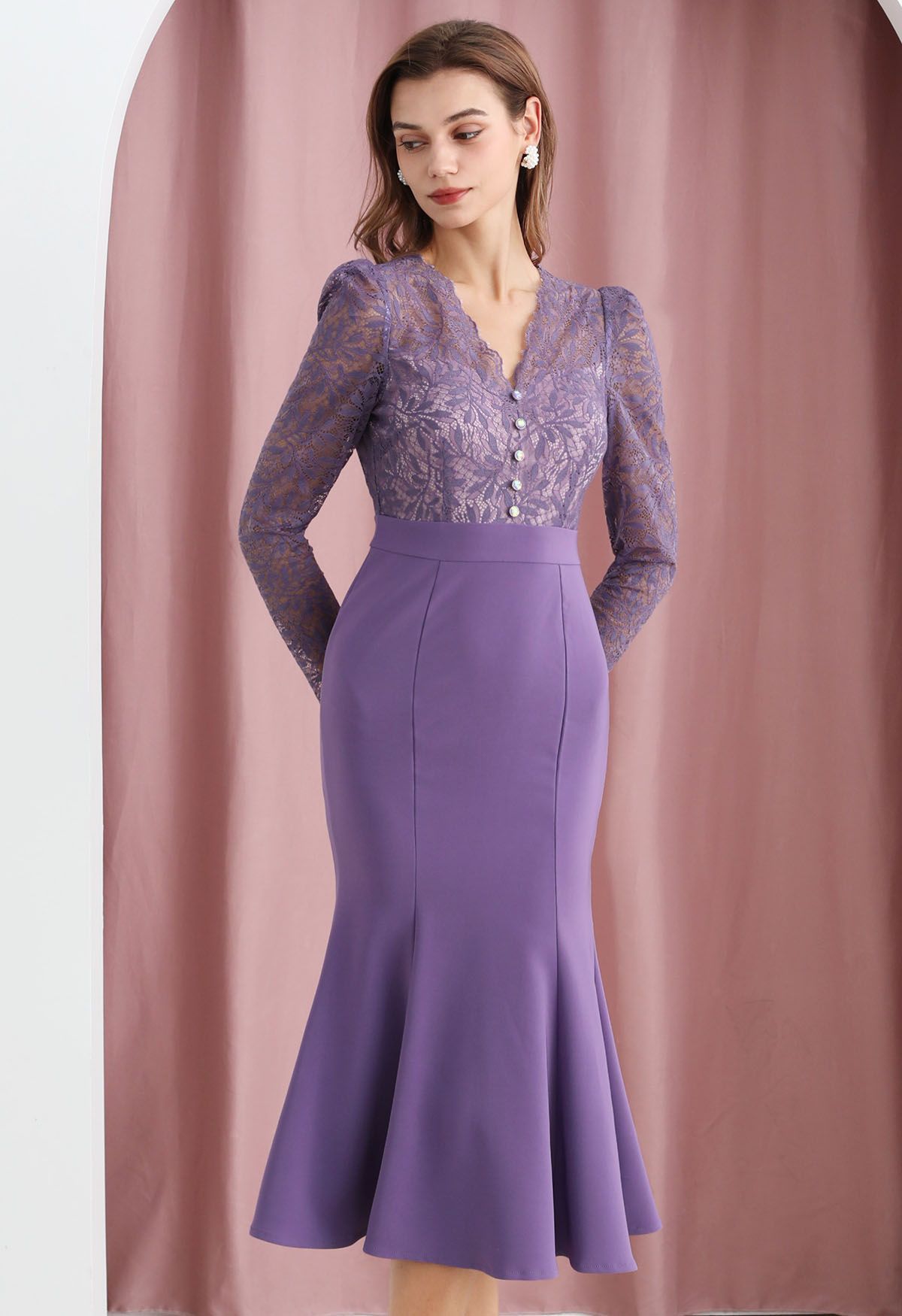 Exquisite Lace Spliced Mermaid Midi Dress