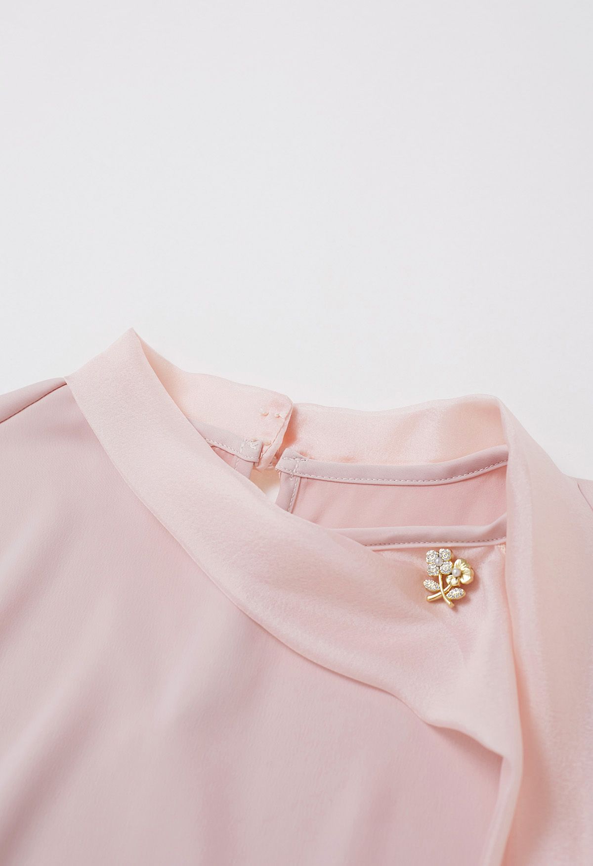 Self-Tie Bowknot Floral Brooch Satin Shirt in Pink