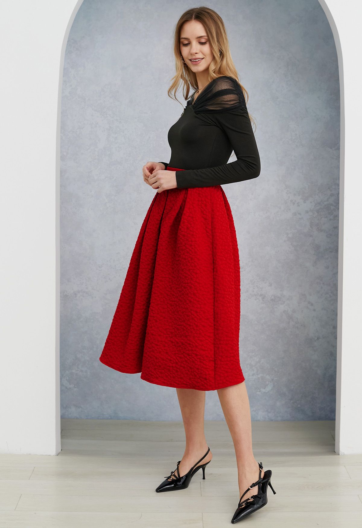 Embossed Floral A-Line Pleated Midi Skirt in Red