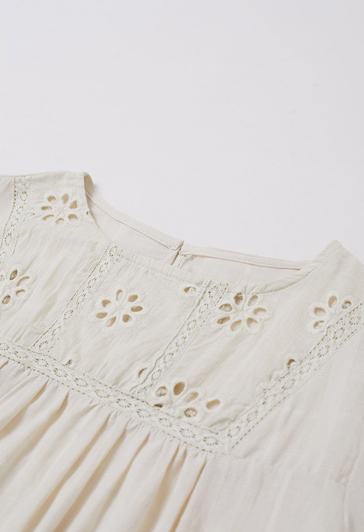 Daisy Eyelet Embroidery Cotton Top in Cream