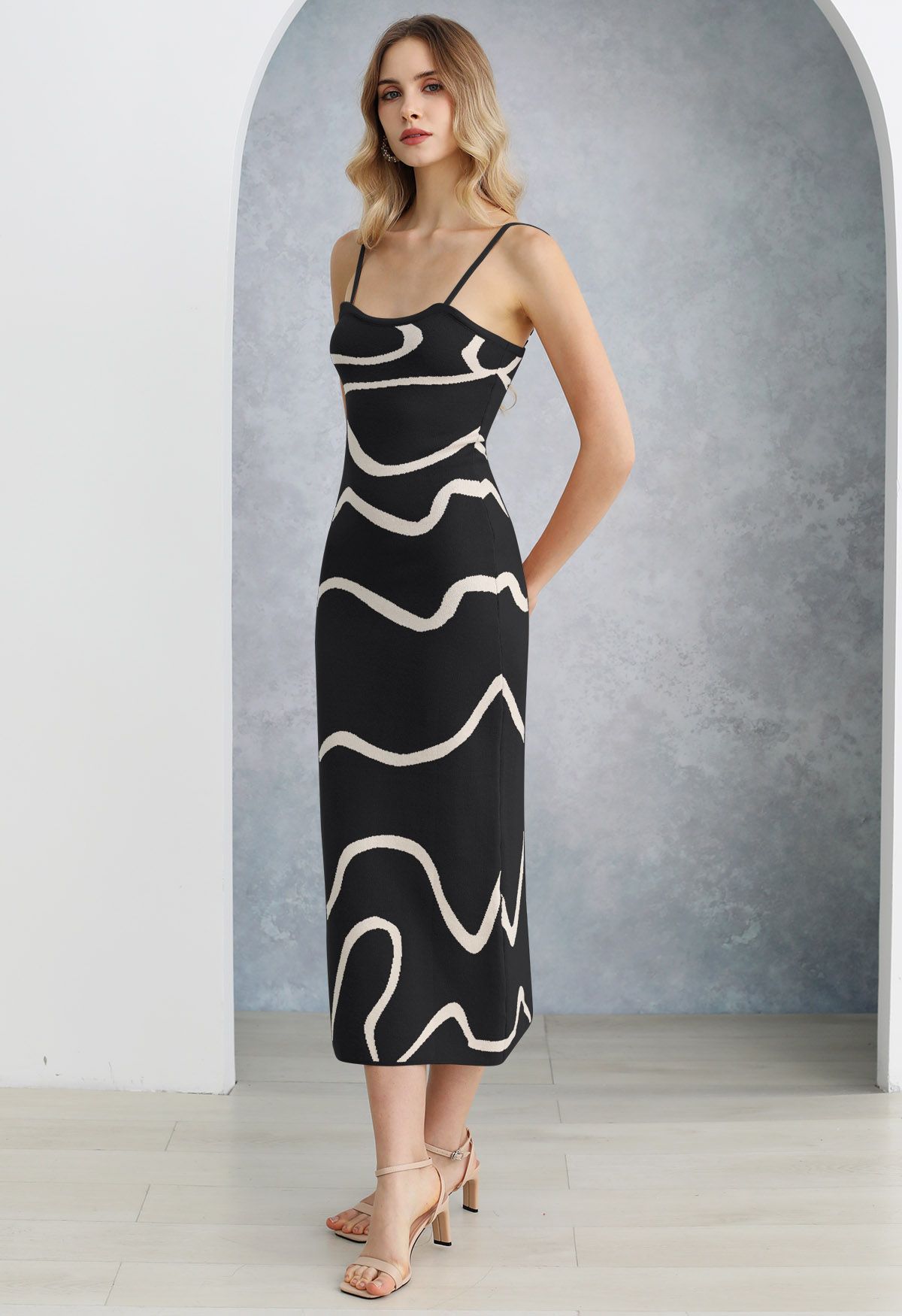 Wavy Print Knit Cami Dress in Black