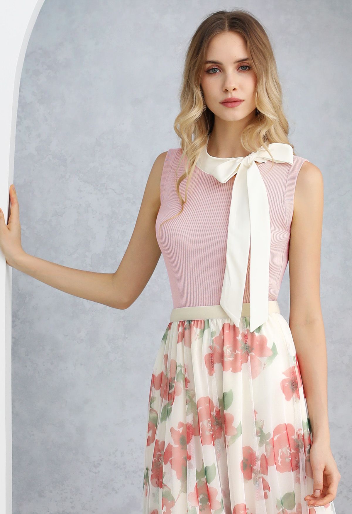 Bowknot Decor Sleeveless Knit Top in Pink