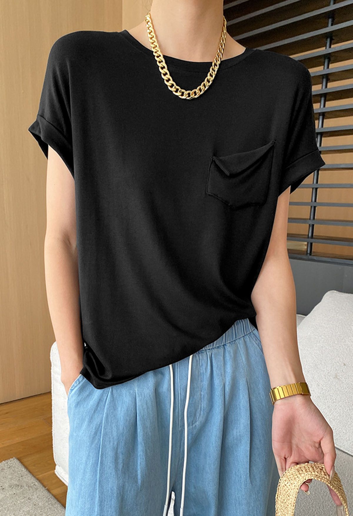 Pocket Trim Rolled Cuff T-Shirt in Black