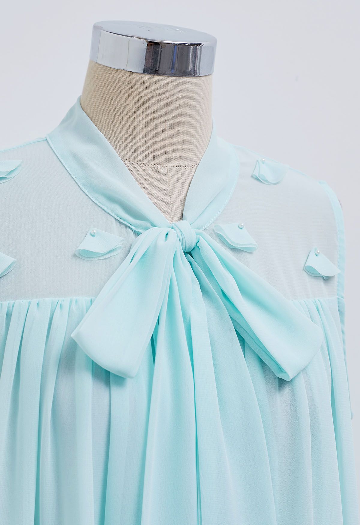 Pearly Petal Bowknot Chiffon Sleeveless Top in Mint