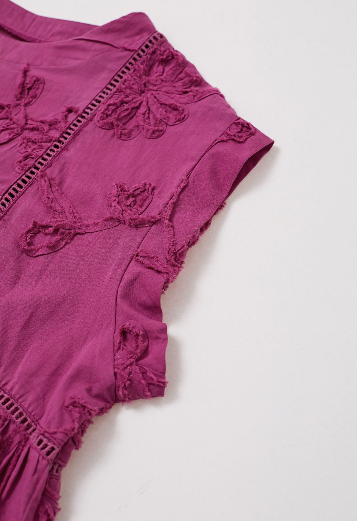 Raw Detail 3D Floral Sleeveless Dolly Top in Magenta