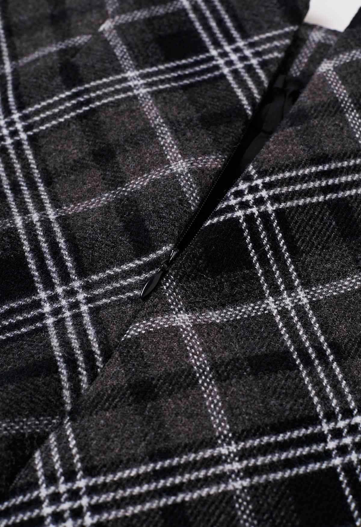 Scottish Charm Tartan Mini Skirt in Black