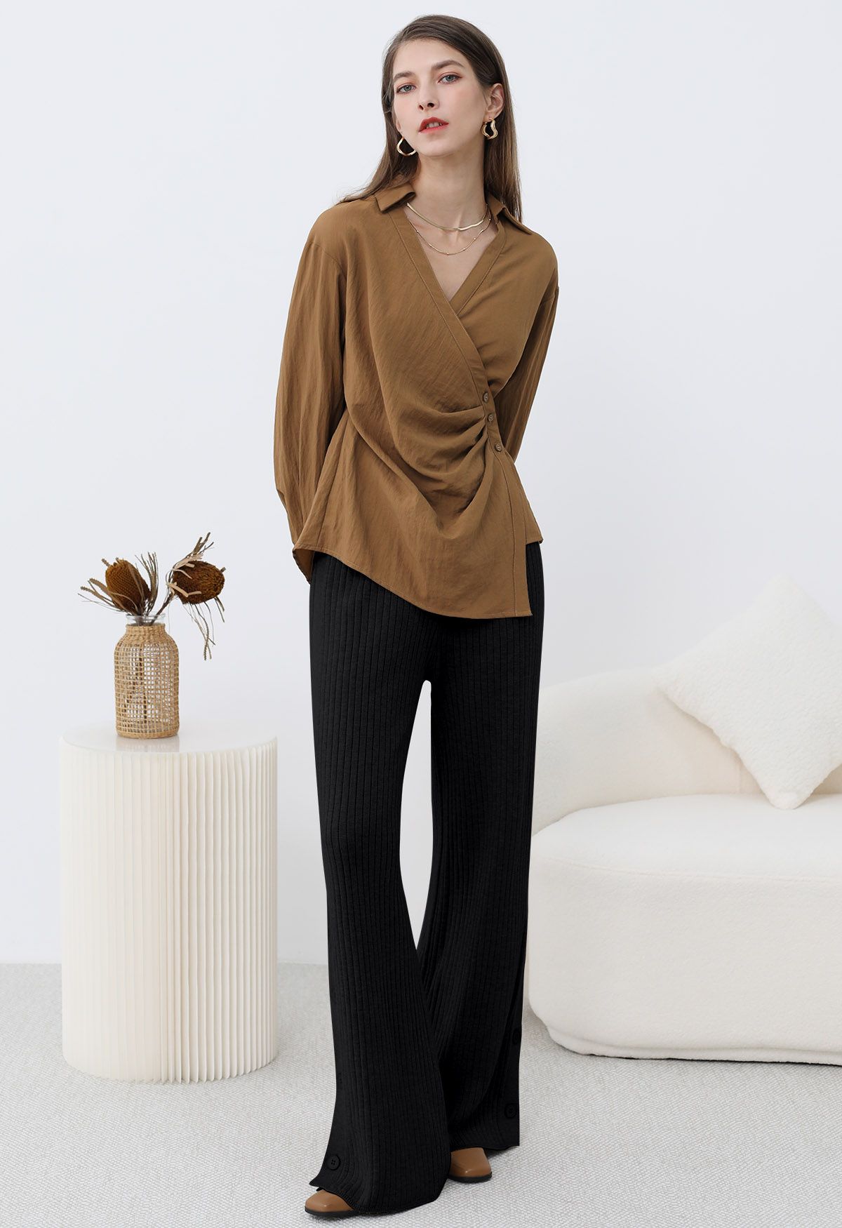 Buttoned Hem Ribbed Knit Pants in Black