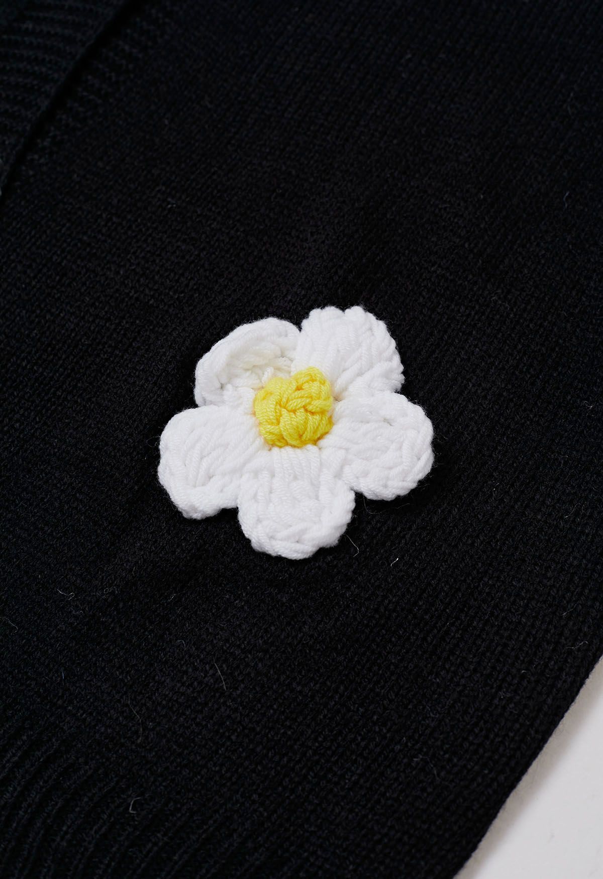 Lovely 3D Flower Buttoned Knit Cardigan in Black