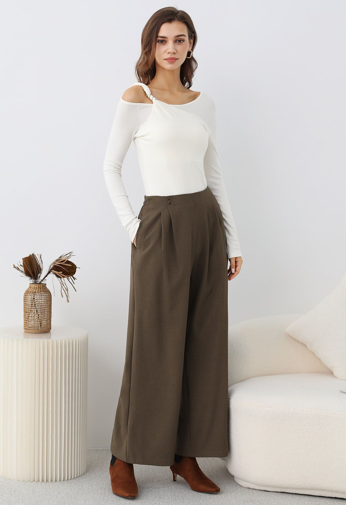 Effortless Polished Buttoned Pleats Palazzo Pants in Brown