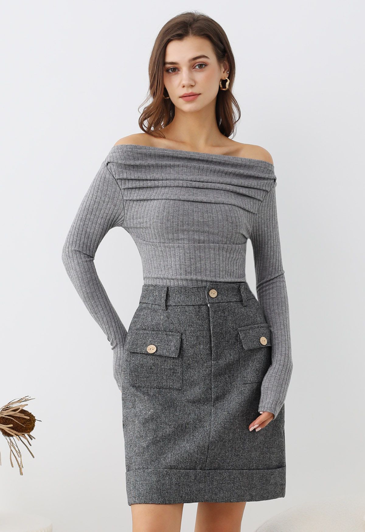 Buttoned Trim Flap Pocket Roll-Hem Tweed Skirt in Grey