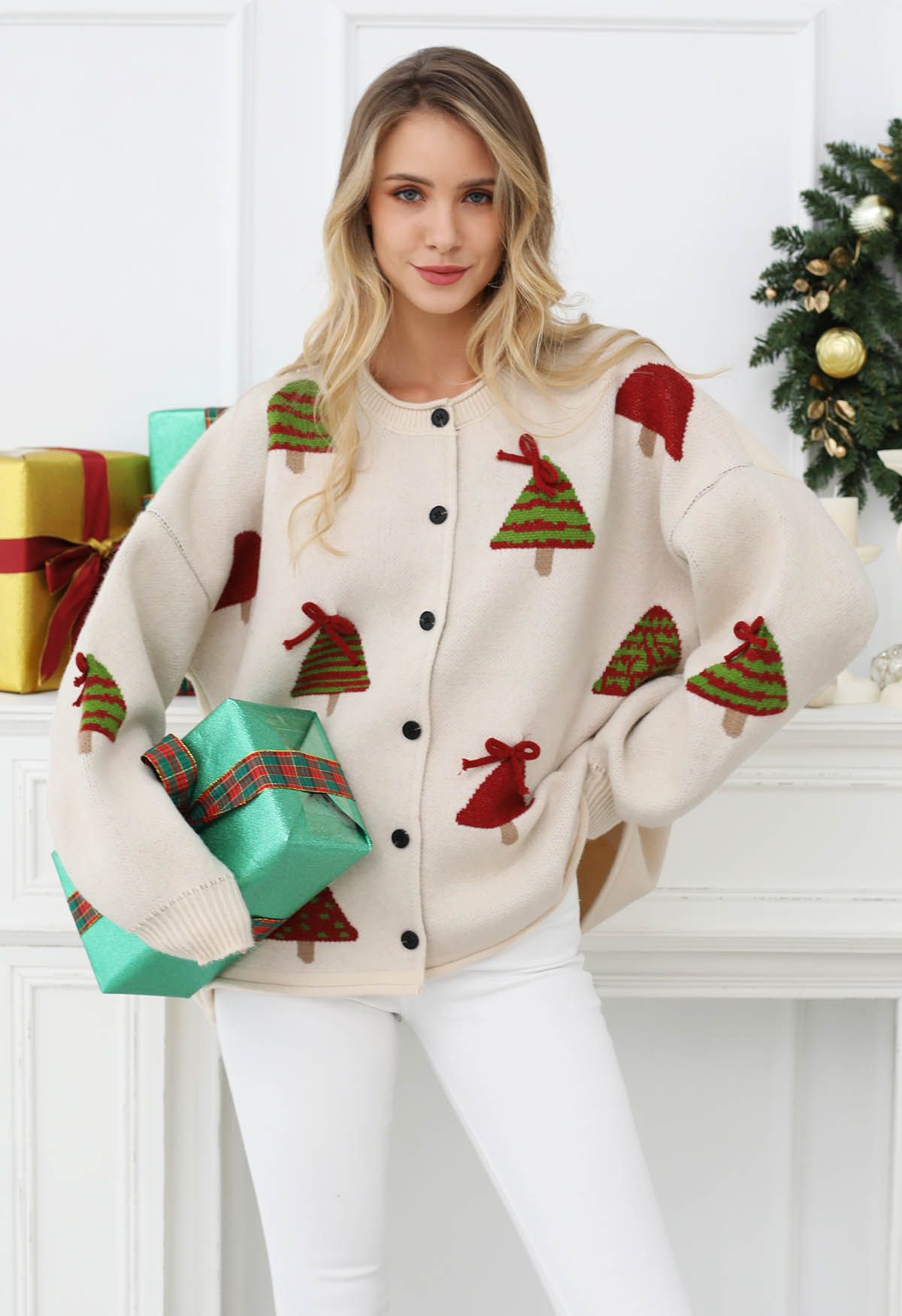 Cutie 3D Bowknot Christmas Tree Buttoned Knit Cardigan in Oatmeal