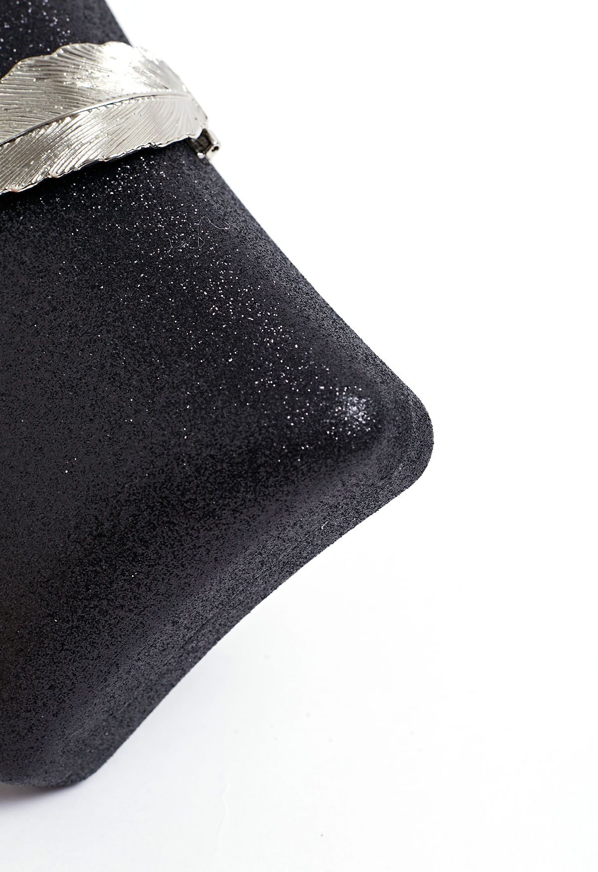 Solid Textured Leaf Clutch in Black