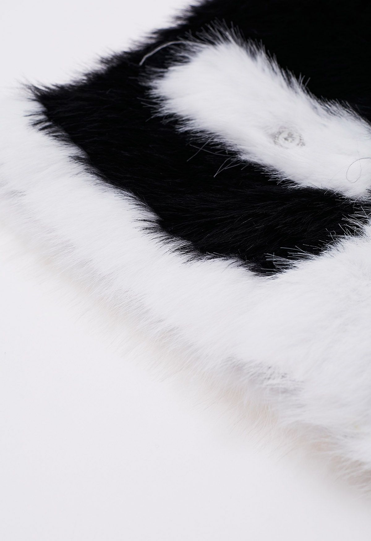 Contrast Color Faux Fur Vest in Black