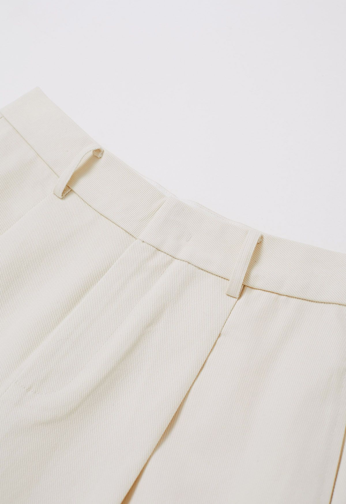 Urban-Casual Pleats Wide-Leg Pants with Belt in Ivory