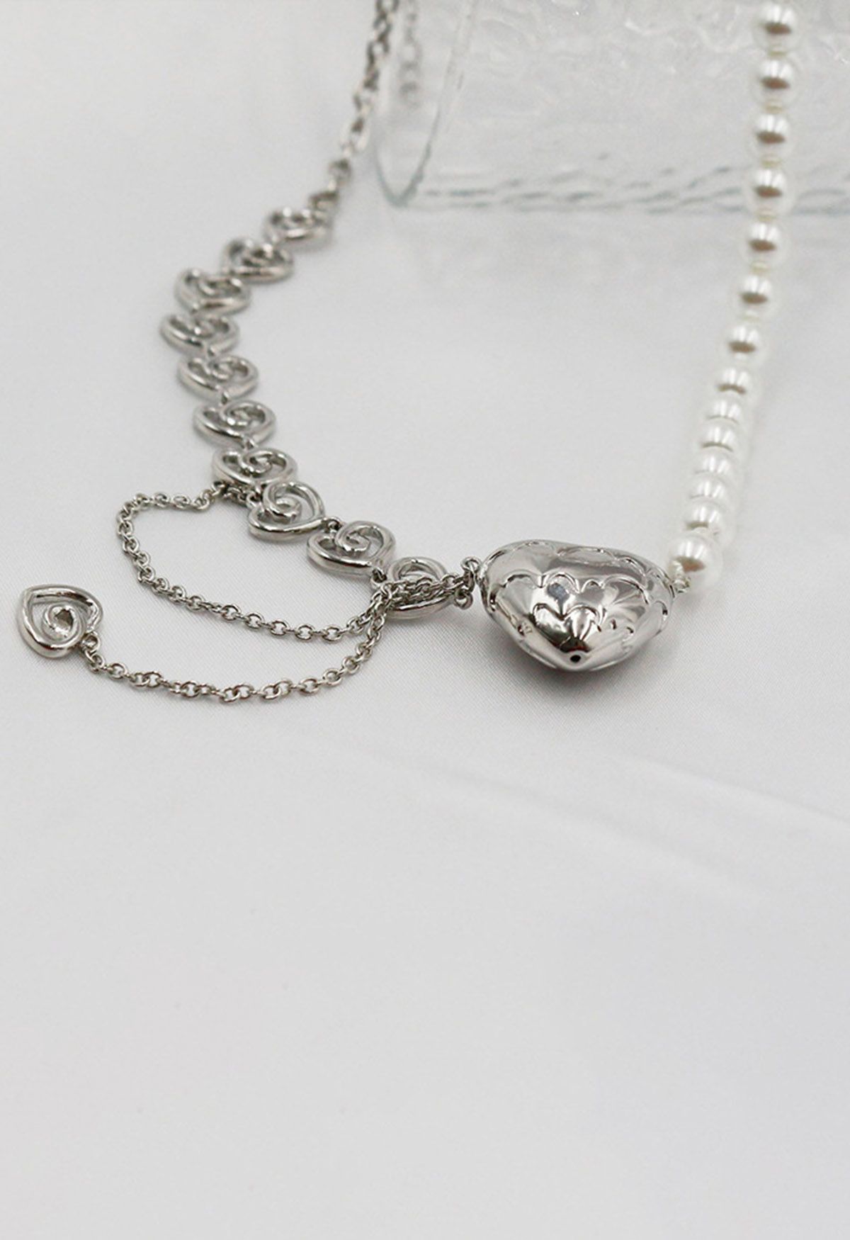 Pearly Hollow Heart Spliced Necklace