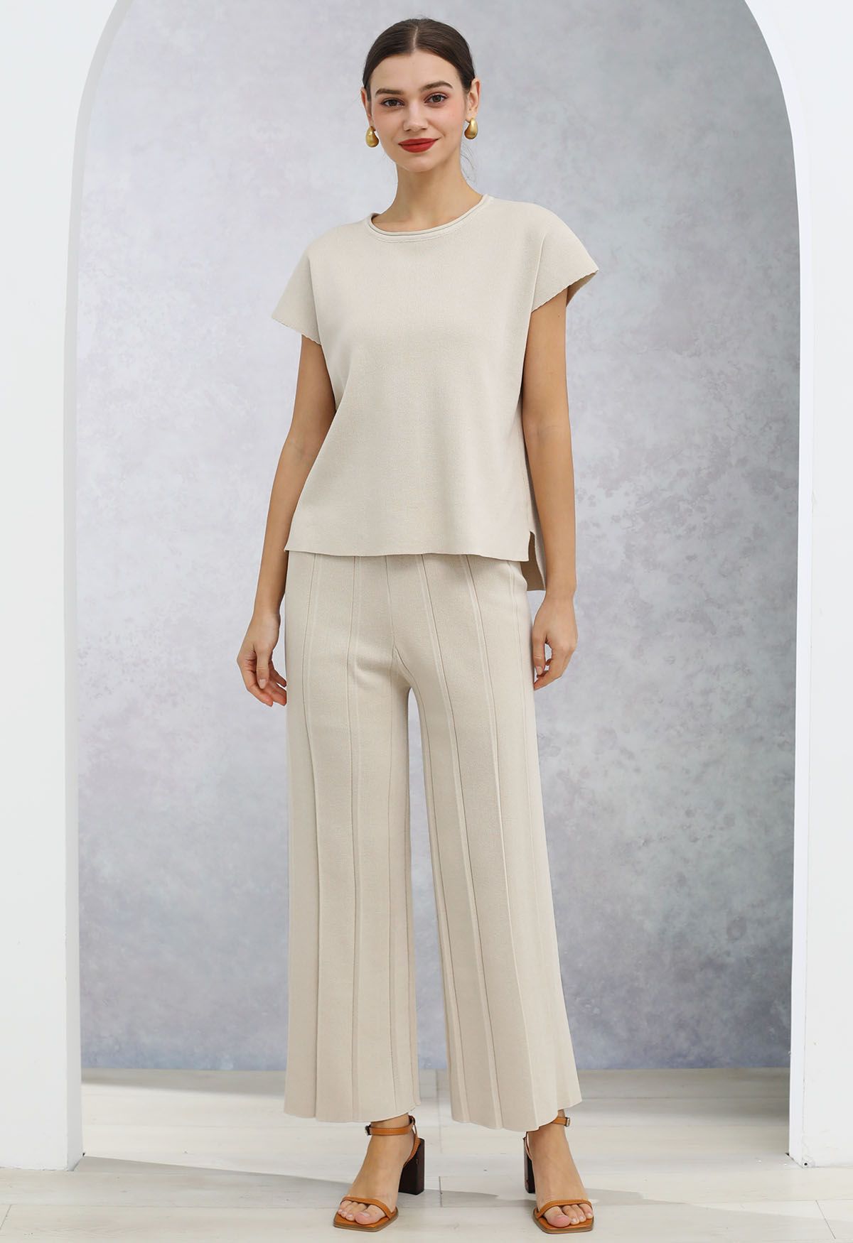 Daily Comfort Sleeveless Top and Straight-Leg Pants Set in Oatmeal