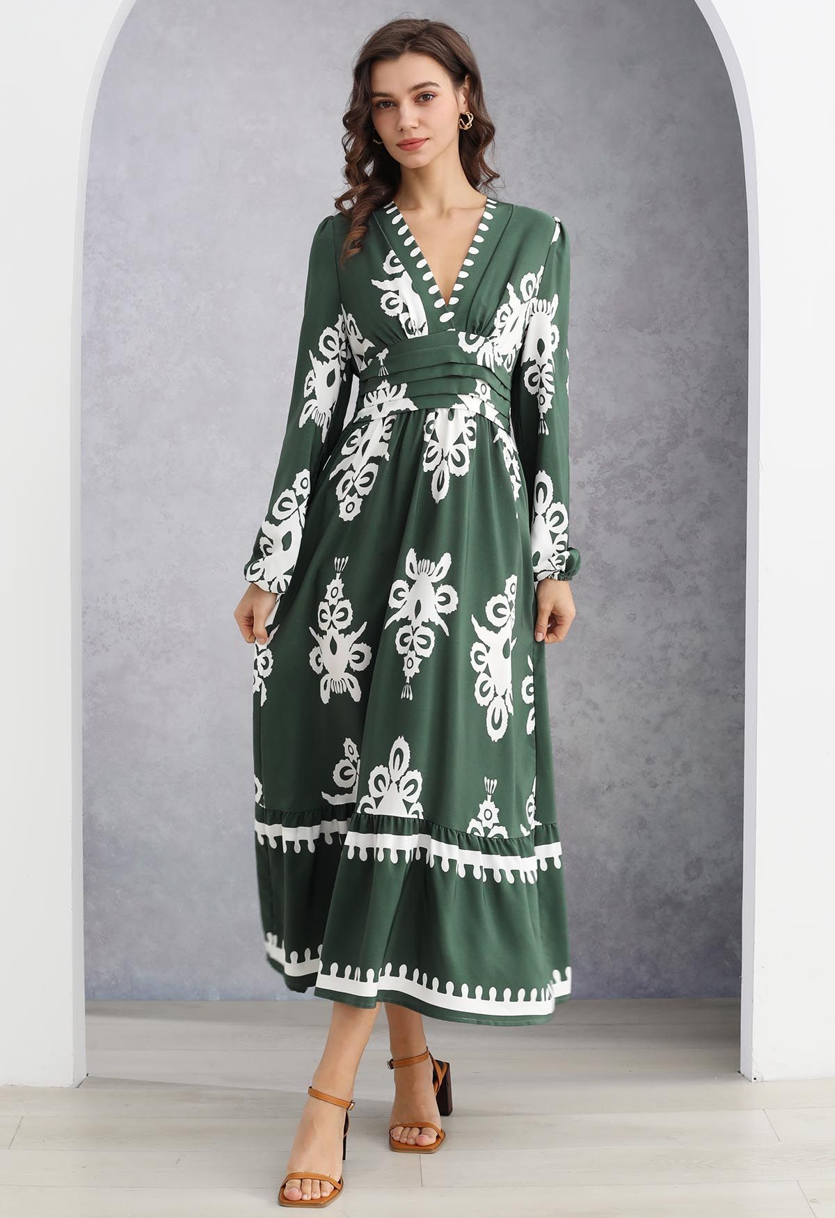 Classy Retro Print Deep V-Neck Shirred Maxi Dress