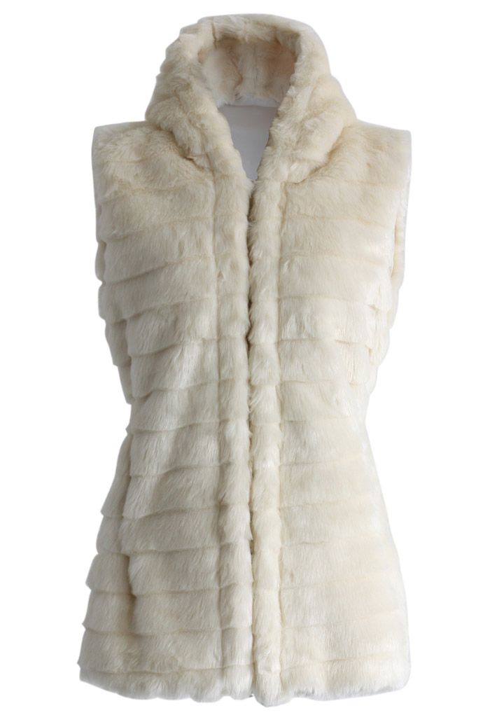 Chicwish Faux Fur Hooded Quilt Vest in Cream
