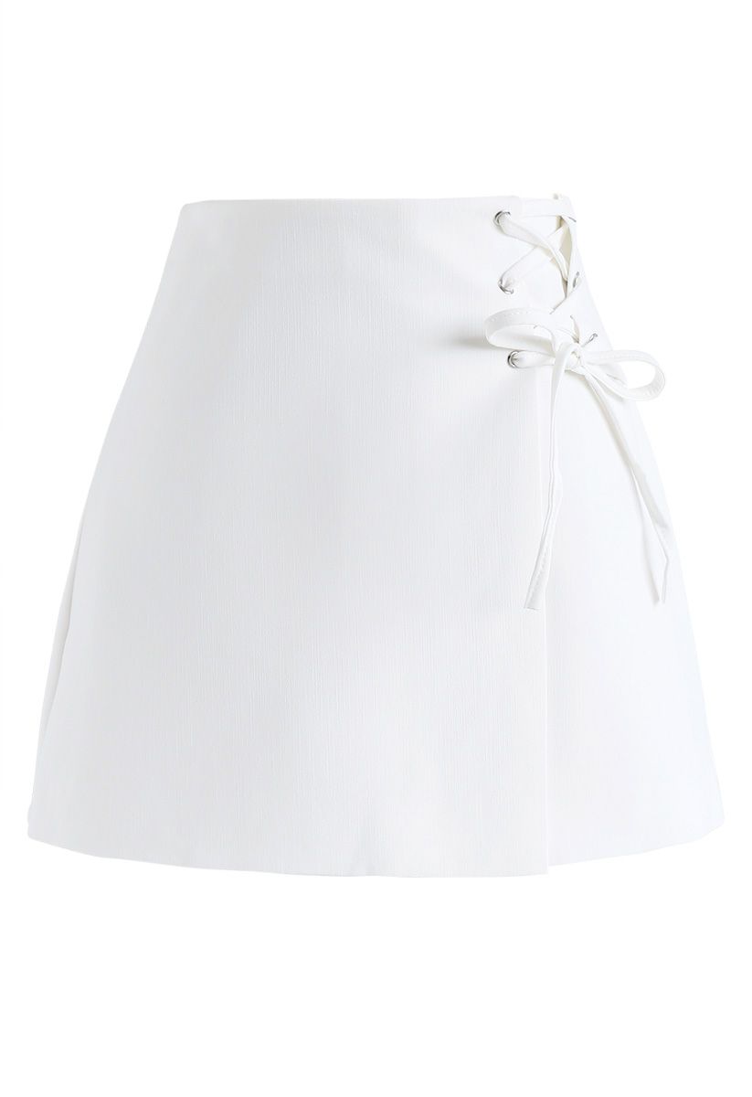 Your Everyday Lace-Up Flap Skorts in White