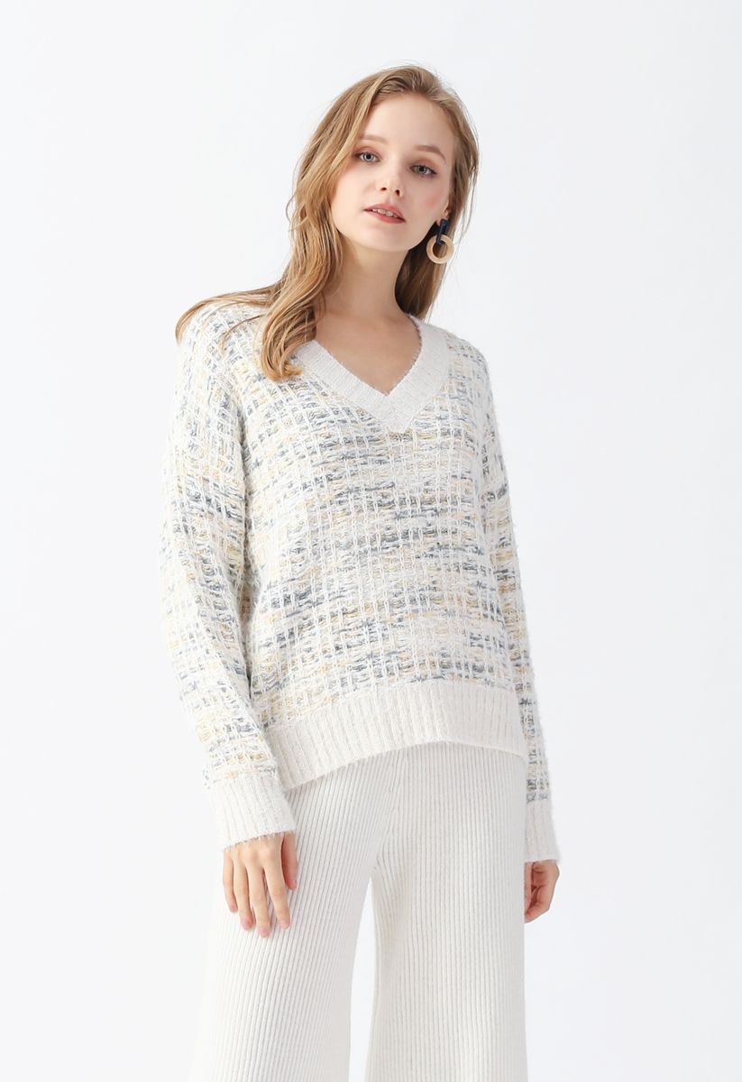 V-Neck Colored Fluffy Knit Sweater in Ivory