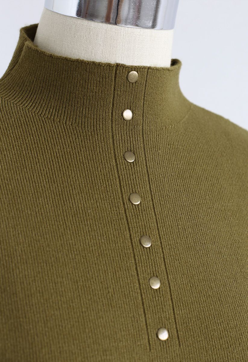Buttoned Mock Neck Fitted Knit Top in Moss Green